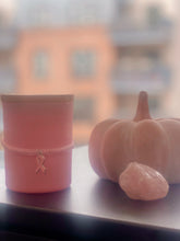 Load image into Gallery viewer, Soy wax 7 oz candle with charge pink ribbon bracelet ￼
