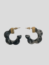 Load image into Gallery viewer, Sofia earrings

